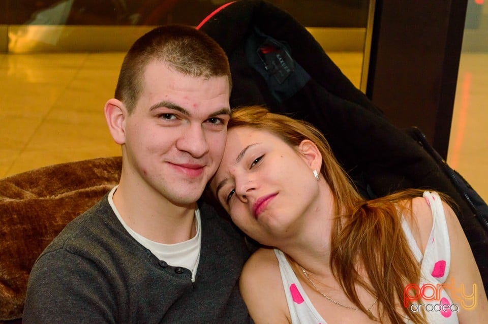 Dans şi distracţie în Blondy's Art Cafe, 