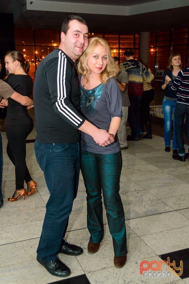 Dans şi distracţie în Blondy's Art Cafe, 