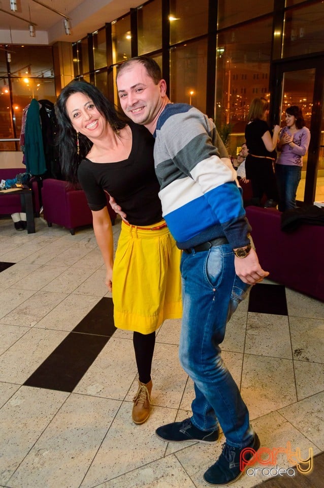 Dans şi distracţie în Blondy's Art Cafe, 