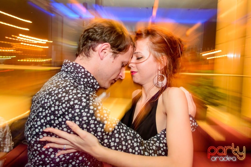 Dans şi distracţie în Blondy's Art Cafe, 