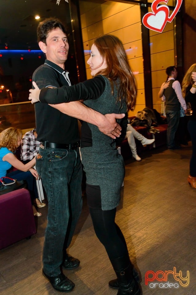 Dans şi distracţie în Blondy's Art Café, 