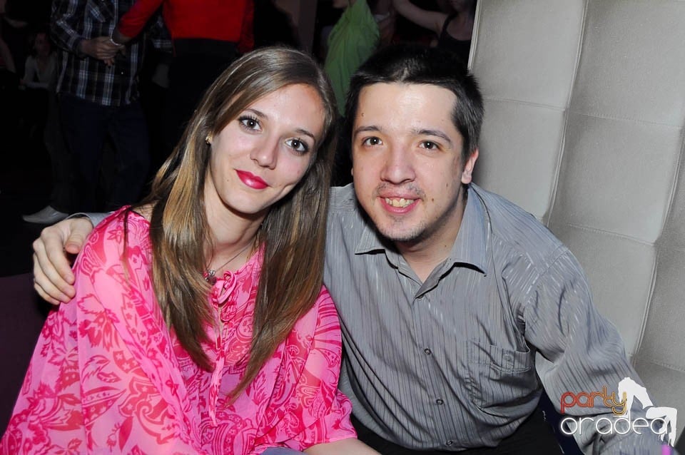 Dans şi distracţie în Blondy's, 