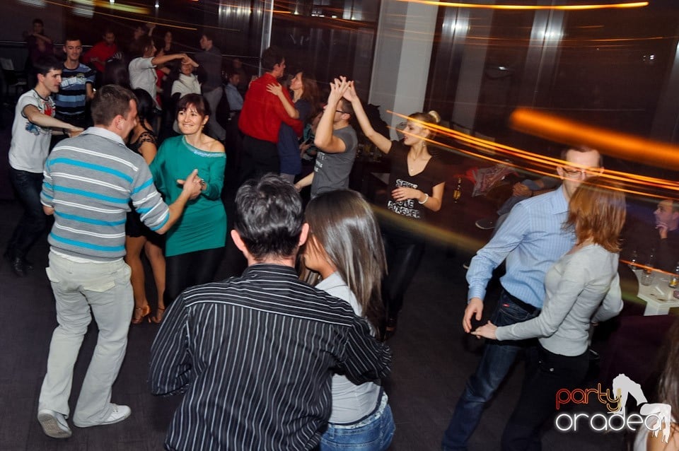 Dans şi distracţie în Blondy's, 