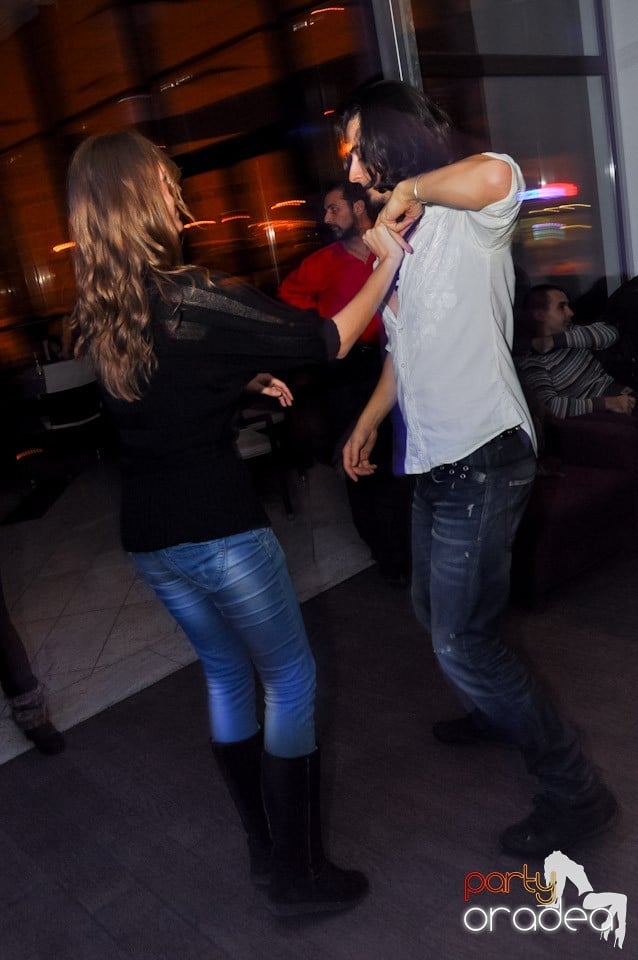 Dans şi distracţie în Blondy's, 