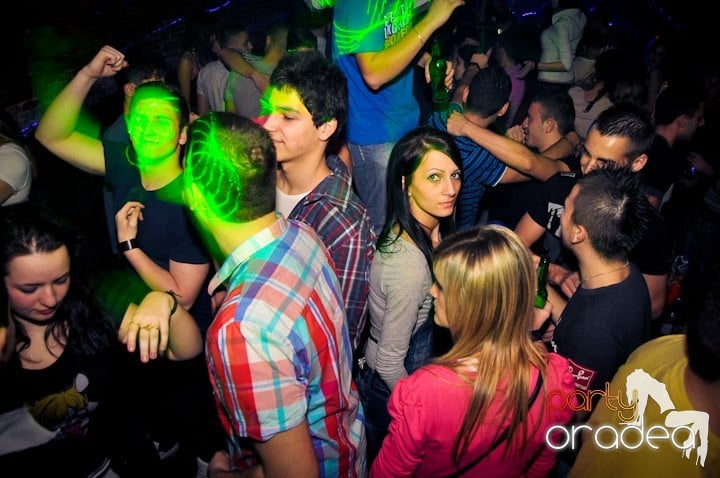 Dans şi distracţie în Escape, 