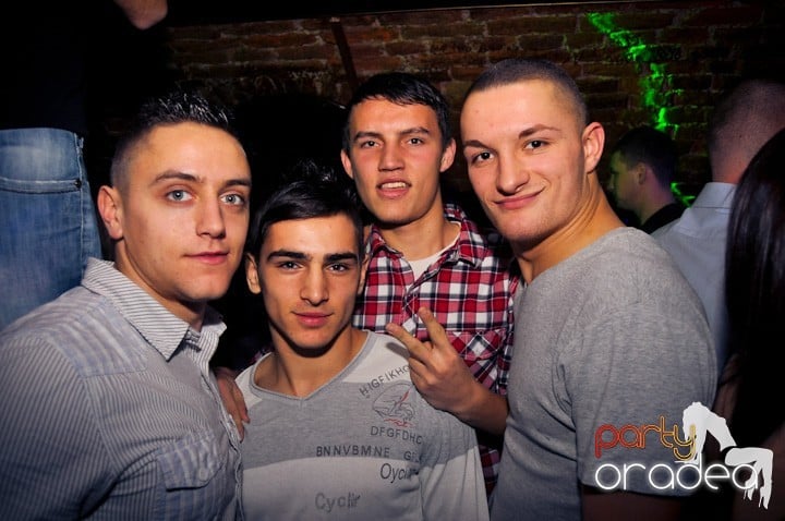 Dans şi distracţie în Escape, 