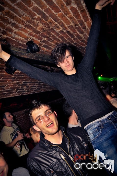 Dans şi distracţie în Escape, 