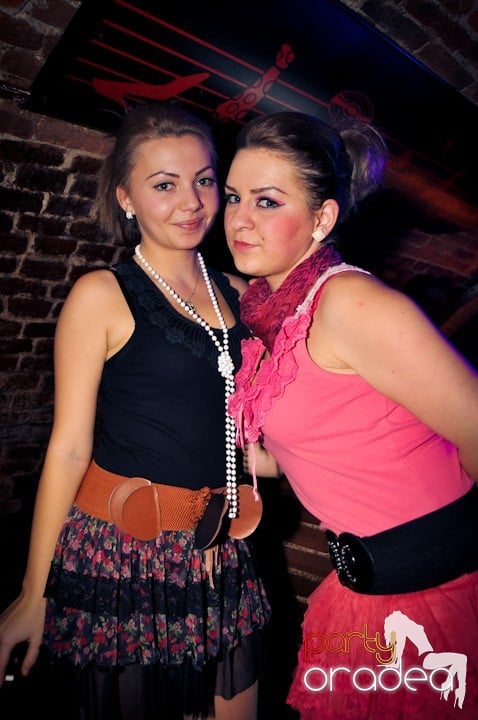 Dans şi distracţie în Escape, 