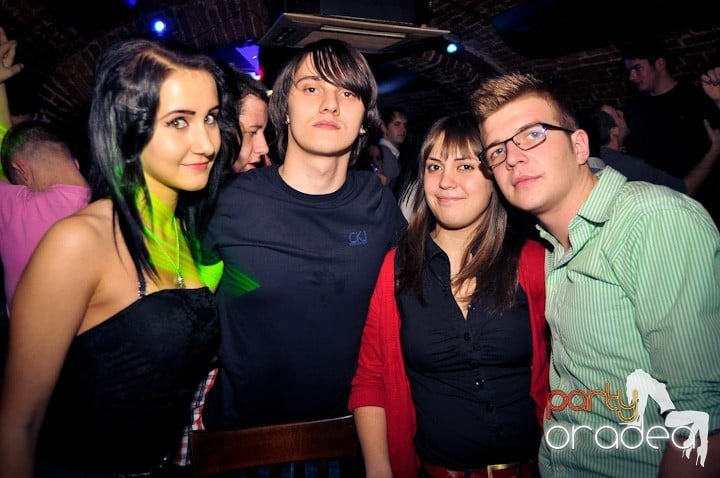 Dans şi distracţie în Escape, 