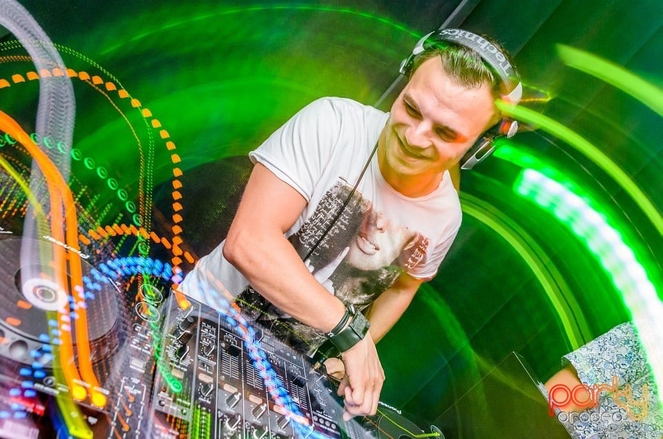 Dans şi distracţie, The Lounge