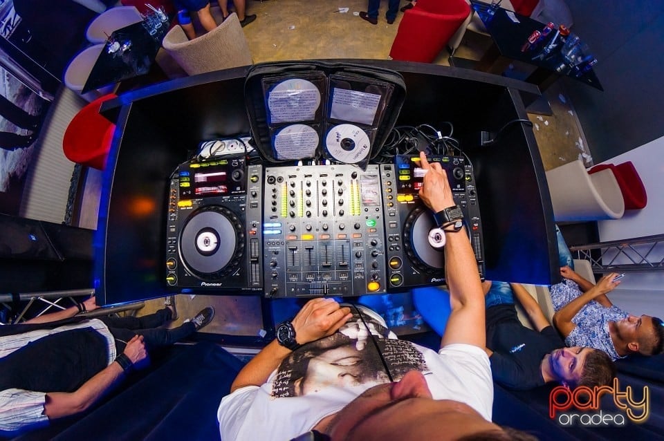 Dans şi distracţie, The Lounge