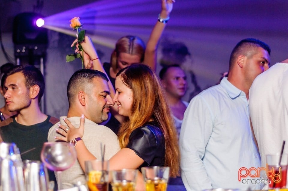 Dans şi distracţie, The Lounge