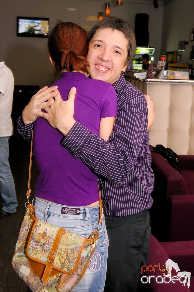 Dans şi karaoke în Blondy's Art Café, 