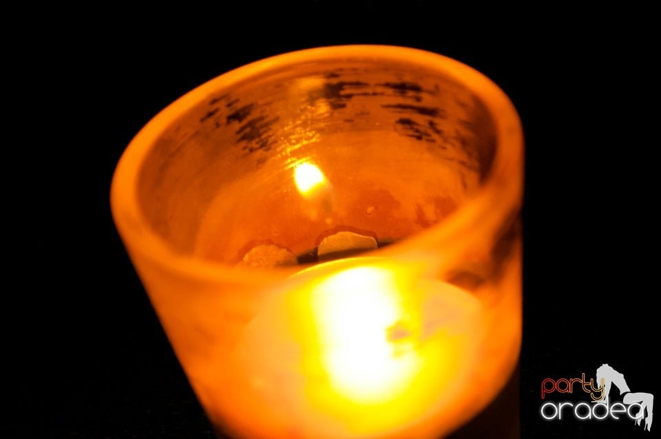 Dans şi karaoke în Blondy's Art Café, 