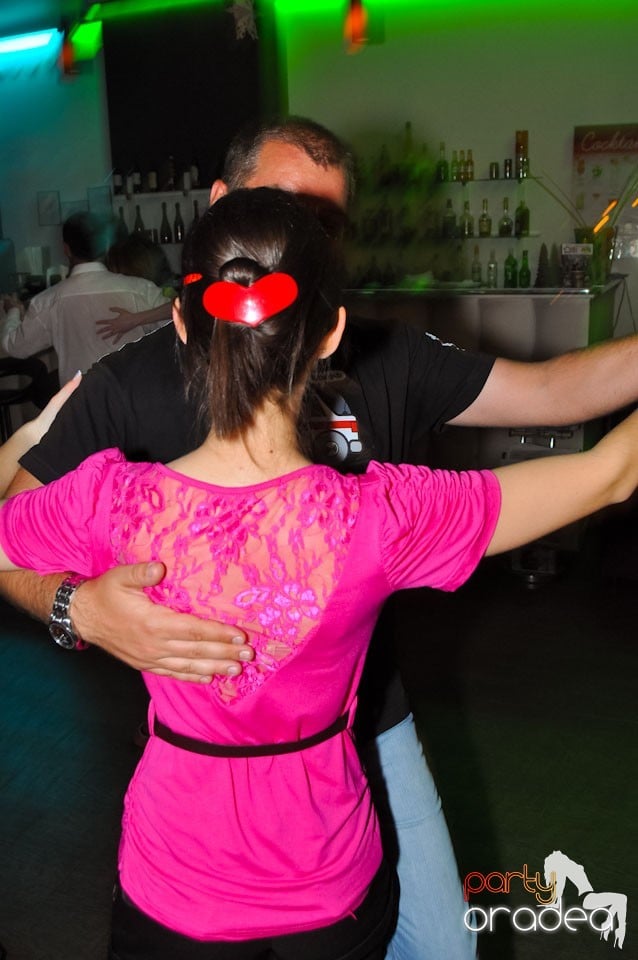 Dans şi voie bună în Blondy's Art Café, 