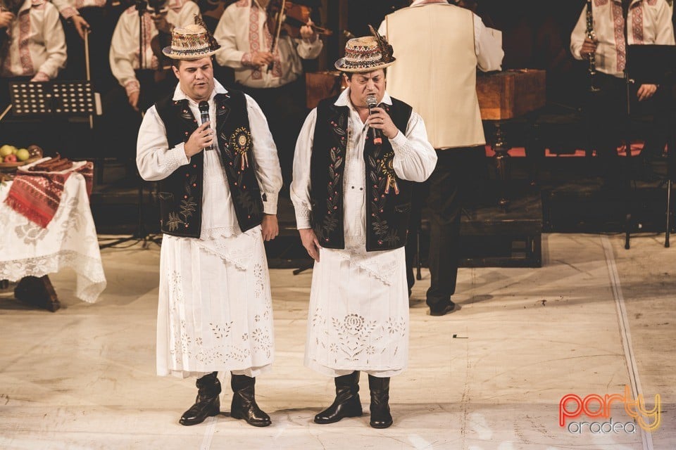 De Sărbători în Bihor, Teatrul Regina Maria