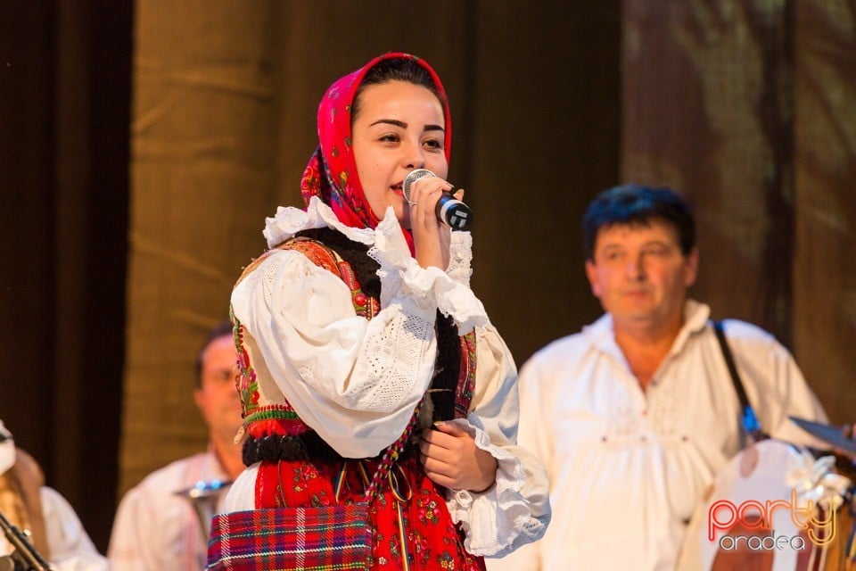 De Sărbători în Bihor, Teatrul Regina Maria