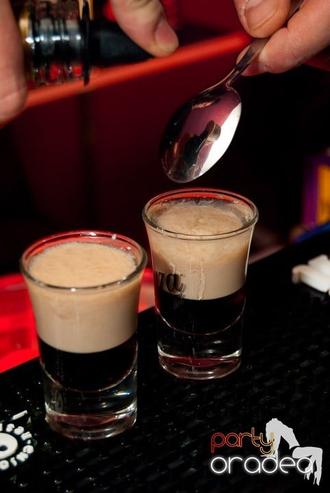 Desszert Band & Carmen în Club Atti's, 