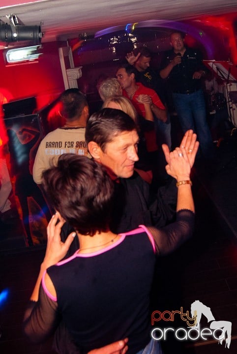 Desszert Band & Carmen în Club Atti's, 