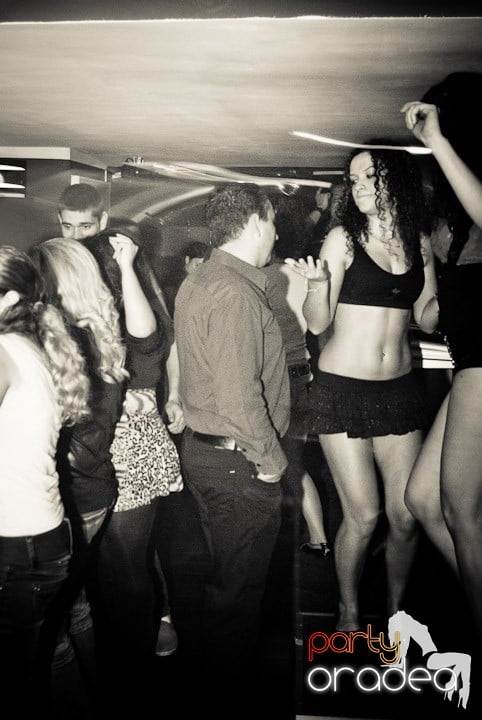 Desszert Band & Carmen în Club Atti's, 