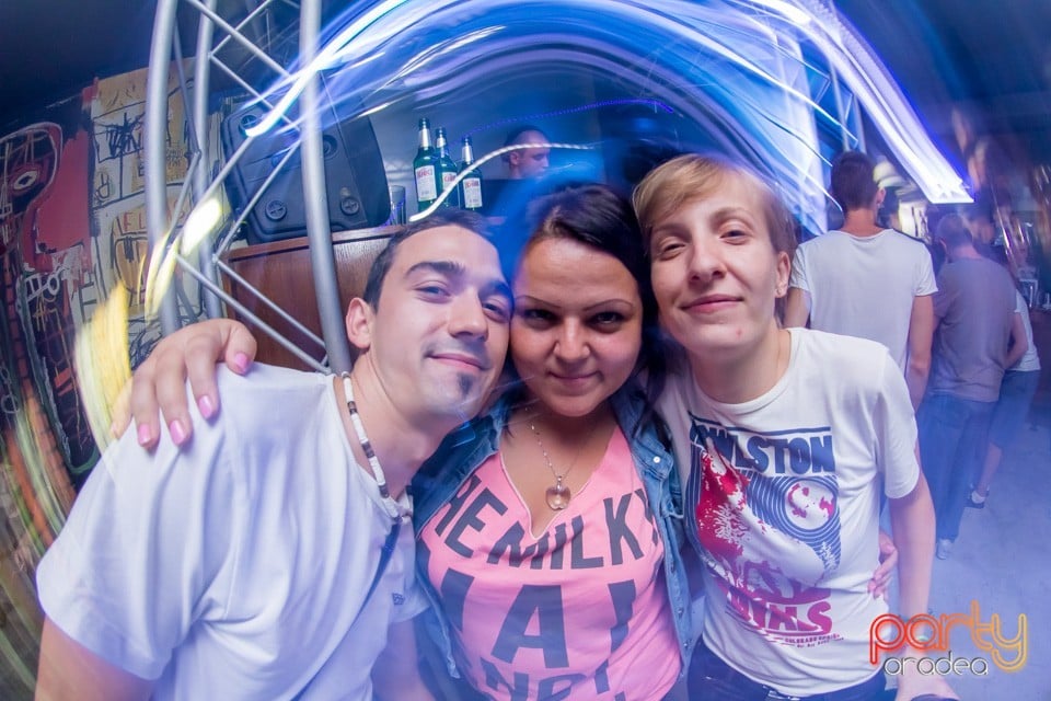 Dinsubsol meets Cersenin, Juice