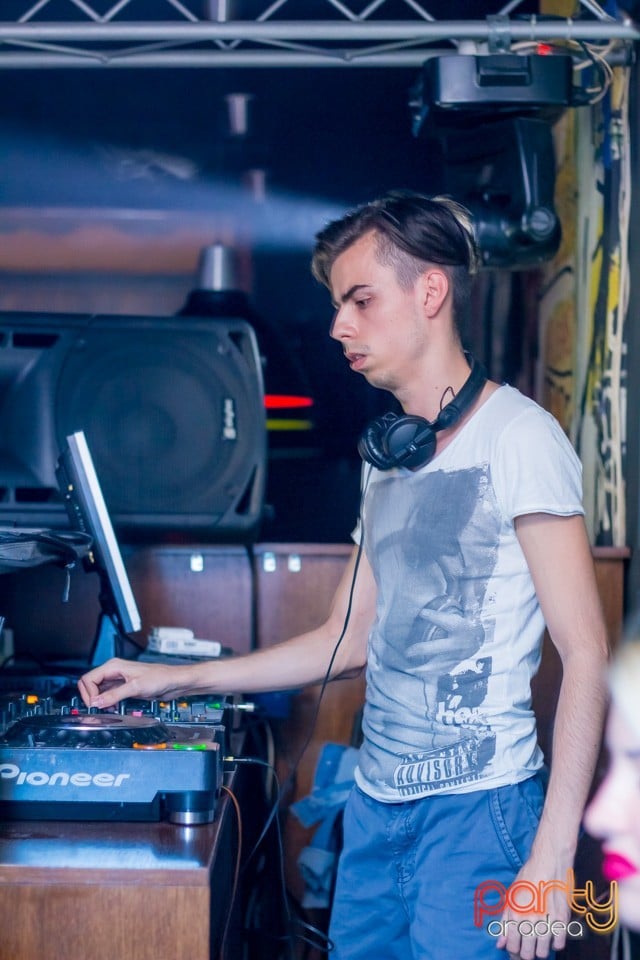 Dinsubsol meets Cersenin, Juice