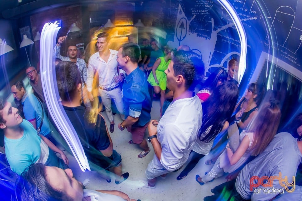 Dinsubsol meets Cersenin, Juice