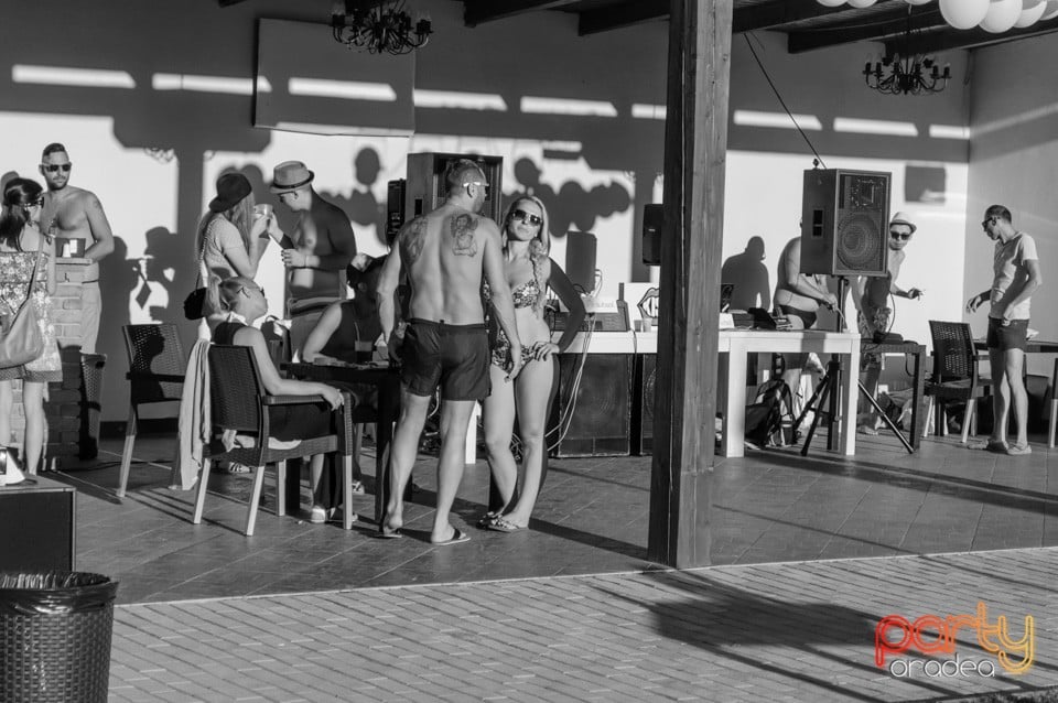 Dinsubsol - Pool Party, Complex Magnolia