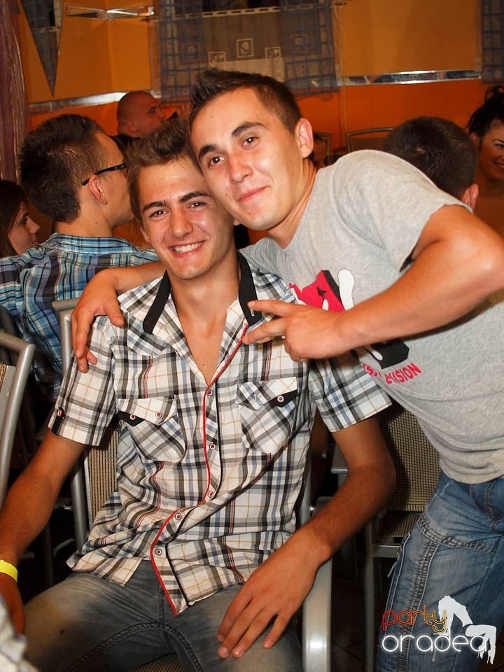 Discovery & PLSCB feat. Tia în Disco Faház, 