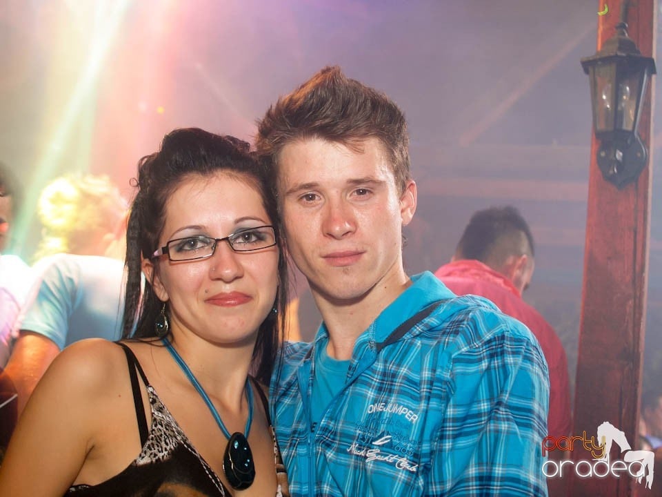 Discovery & PLSCB feat. Tia în Disco Faház, 