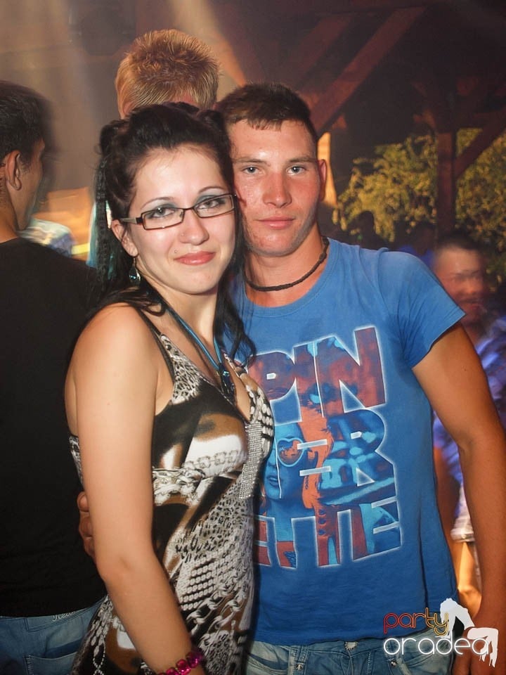 Discovery & PLSCB feat. Tia în Disco Faház, 