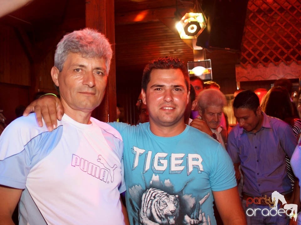 Discovery & PLSCB feat. Tia în Disco Faház, 