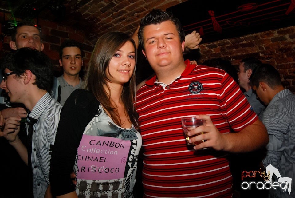 Distracţia continuă în Escape, 