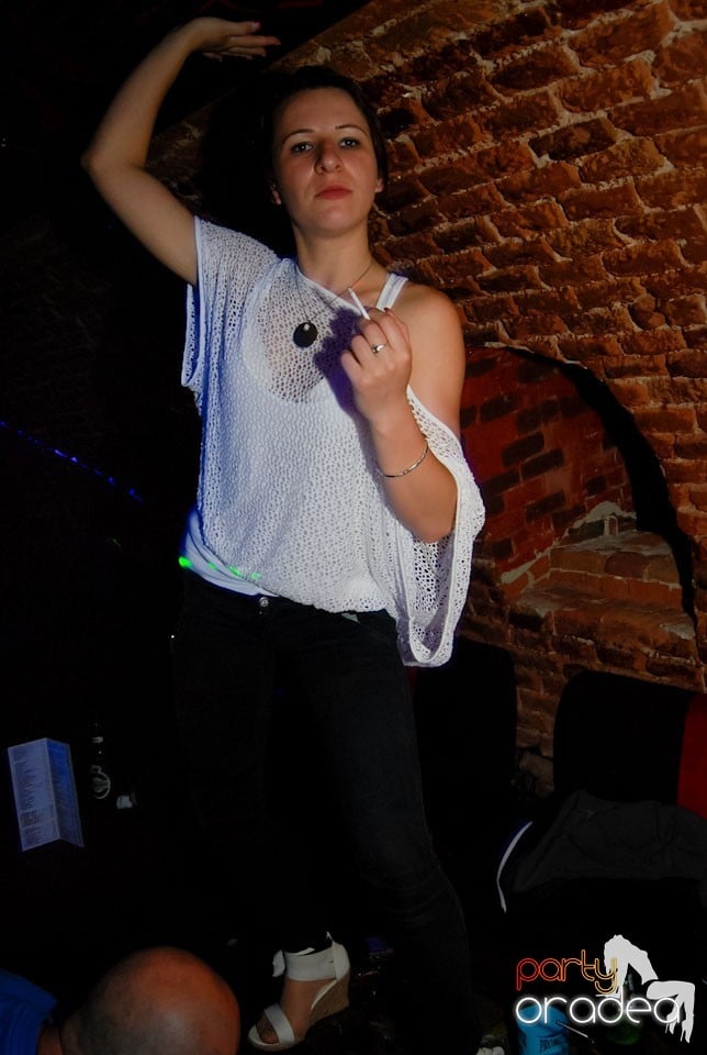 Distracţia continuă în Escape, 