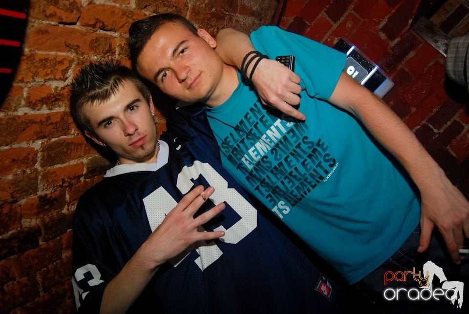 Distracţia continuă în Escape, 