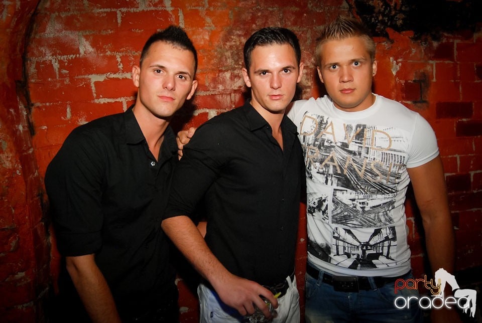 Distracţia continuă în Escape, 