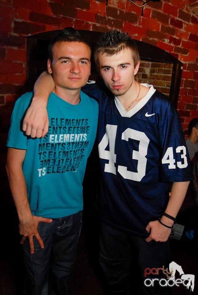 Distracţia continuă în Escape, 