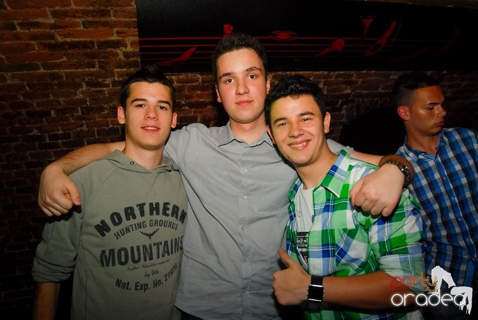 Distracţia continuă în Escape, 