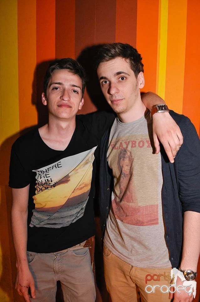 Distracţia continuă în Juice, Juice