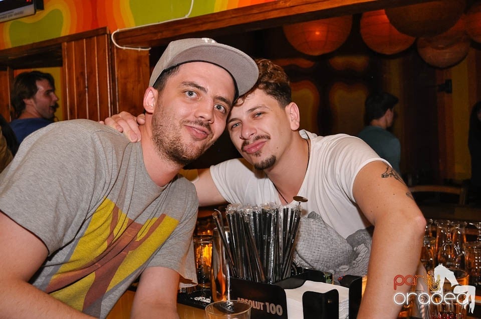 Distracţia continuă în Juice, Juice