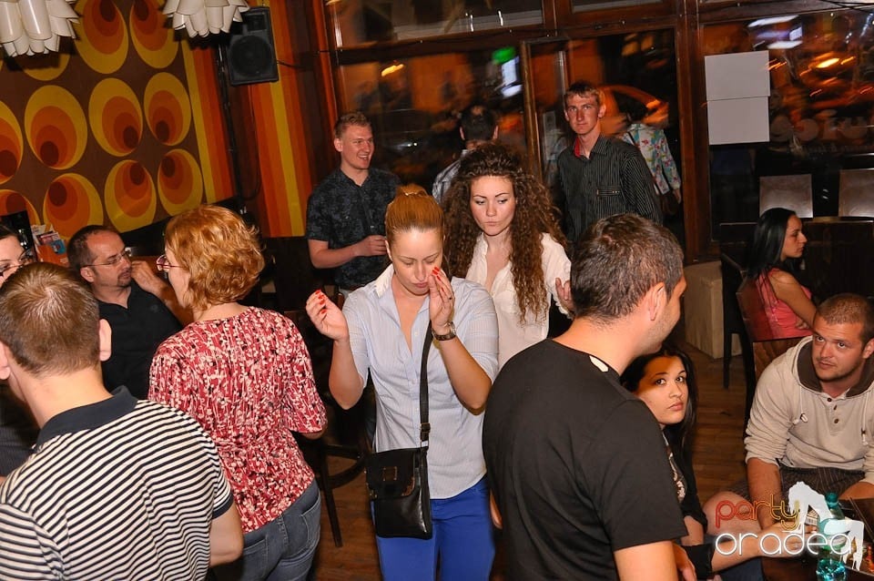 Distracţia continuă în Juice, Juice