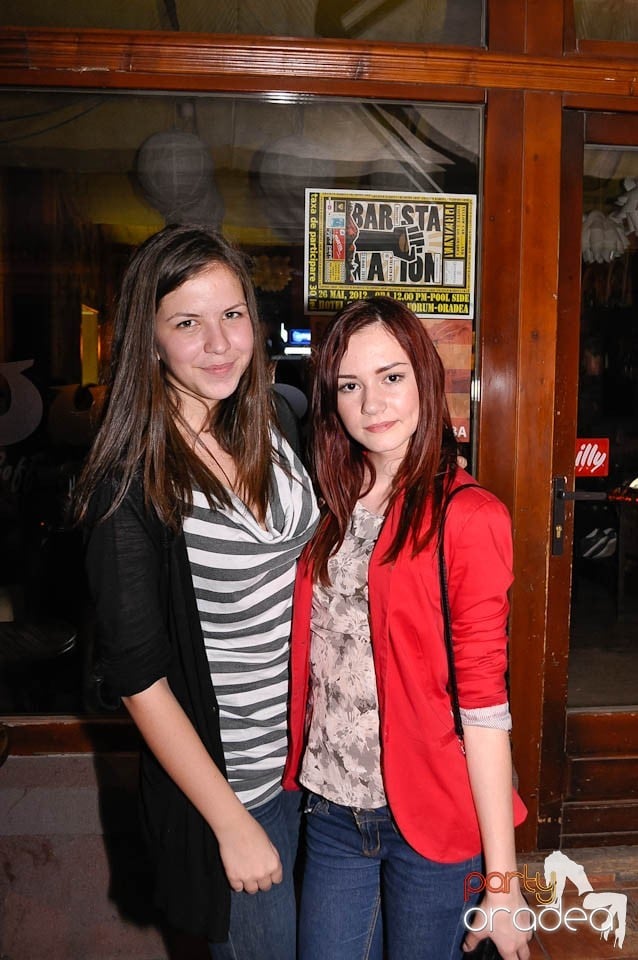 Distracţia continuă în Juice, Juice