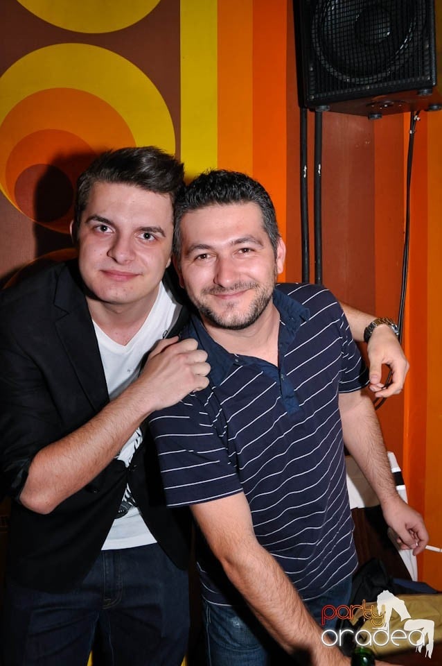 Distracţia continuă în Juice, Juice