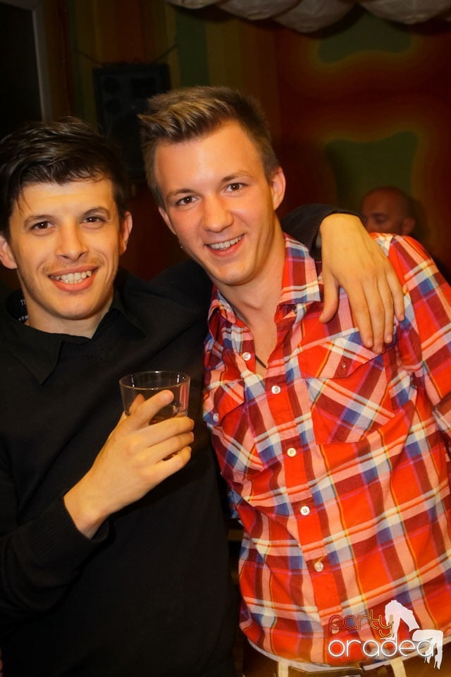 Distracţia continuă în Juice, Juice