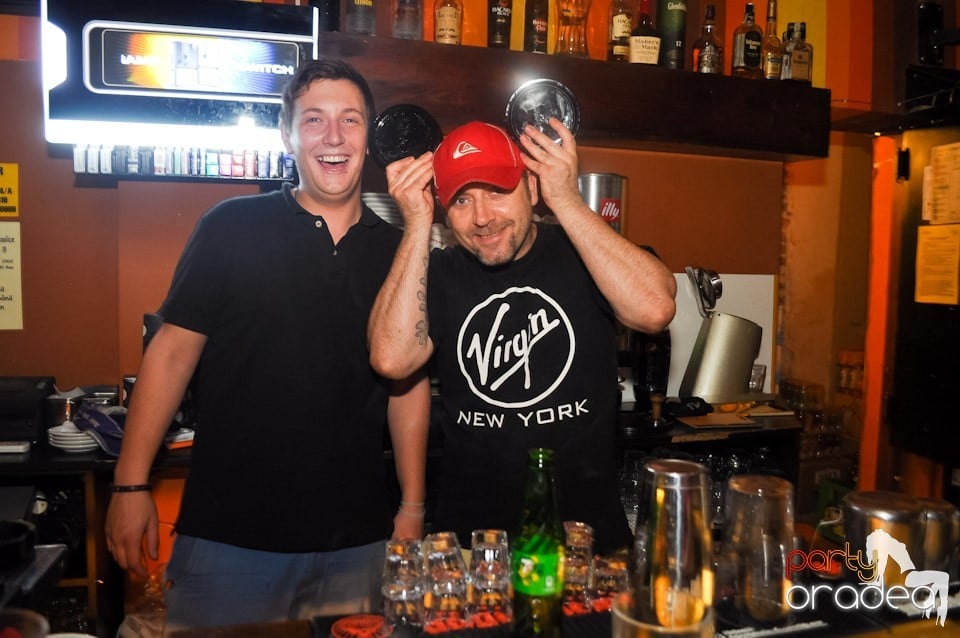 Distracţia continuă în Juice, Juice