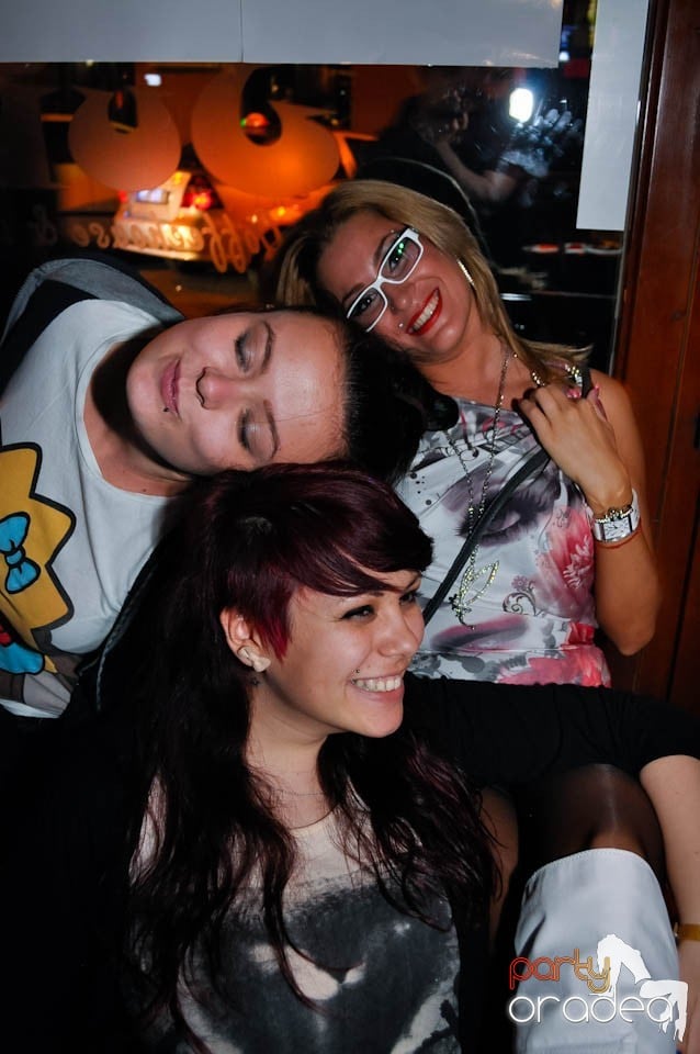 Distracţia continuă în Juice, Juice