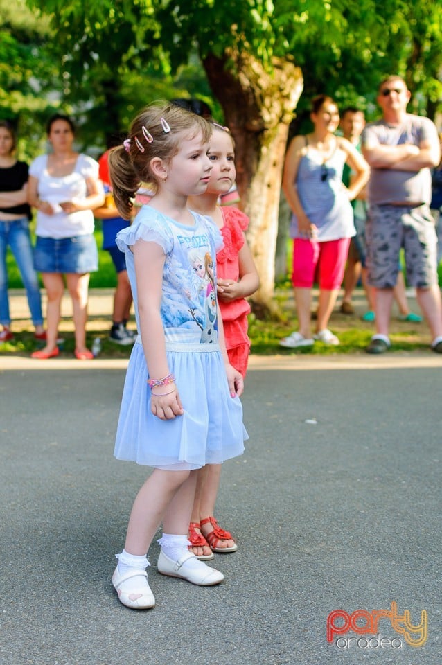 Distracţia copiilor în Parcul Bălcescu, Oradea