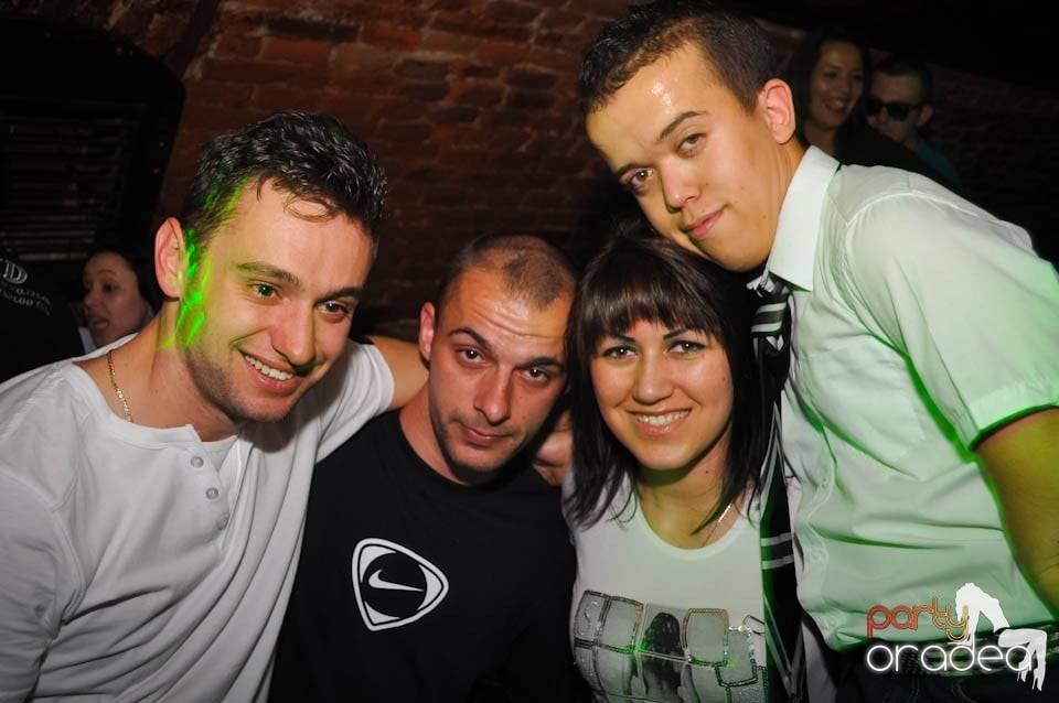 Distracţia este garantată în Club Escape, 