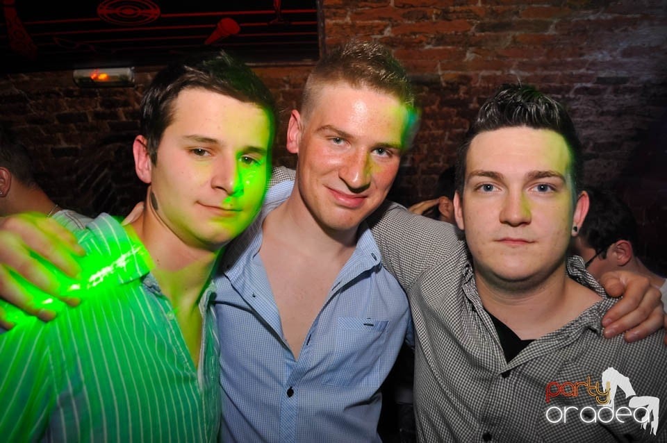 Distracţia este garantată în Club Escape, 