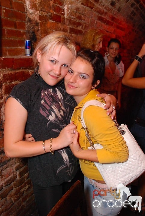 Distracţia este garantată în Escape, 